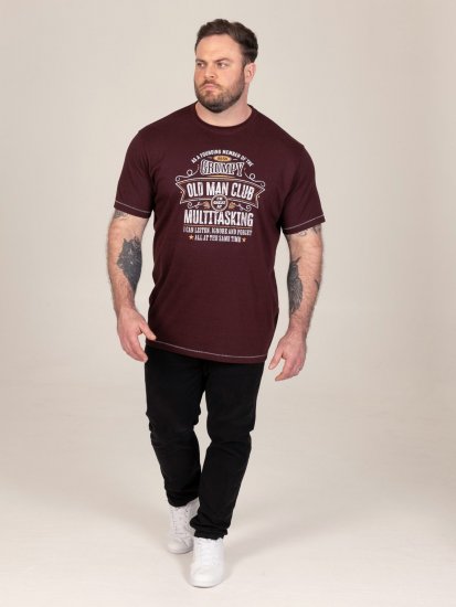 D555 Baldwin Grumpy Old Man Club Print Crew Neck T-shirt Burgundy/ Black Twist - Kratke Majice - Moške kratke majice za močnejše postave