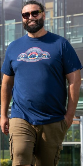 D555 Cheltenham Record With Reflection Printed T-shirt French Navy - Kratke Majice - Moške kratke majice za močnejše postave