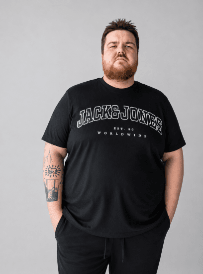 Jack & Jones CALEB VARSITY O-Neck T-Shirt Black - Kratke Majice - Moške kratke majice za močnejše postave
