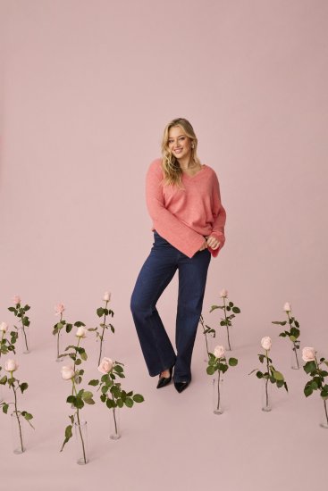 Kaffe Curve Jilanda V-Neck Pullover Red - Puloverji & pletenine - 