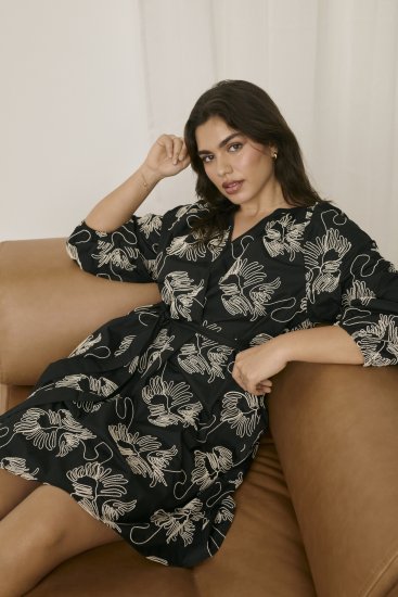 Kaffe Curve Kimmie Dress Black Chalk Embroidery - Midi obleke - 