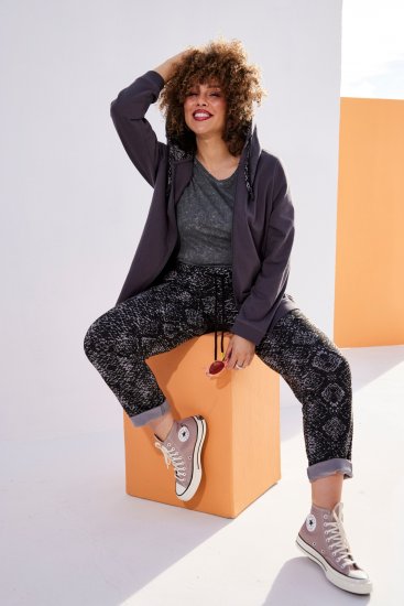 Ulla Popken Snake Print Elastic Waist Joggers Black - Kavbojke & Hlače v Velikih Številkah – Plus Size - 