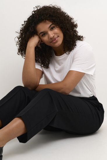 Kaffe Curve Sakira Krajšane hlače Globoko črna - Kavbojke & Hlače v Velikih Številkah – Plus Size - 